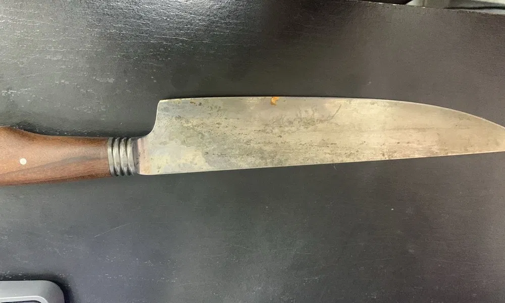 como remover ferrugem de faca artesanal